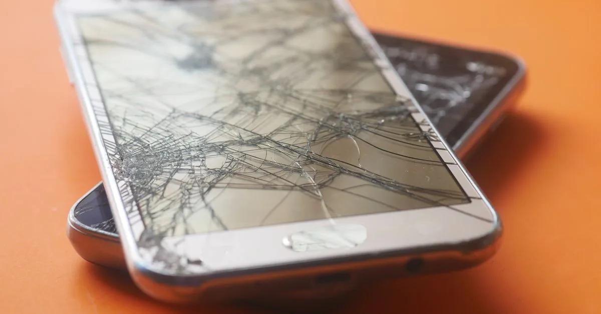iPhone Ekran Değişimi hizmeti